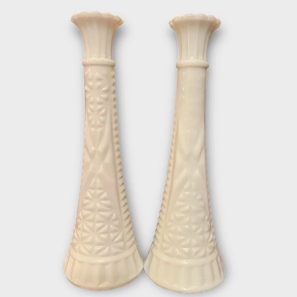 Pair of 2 Milk Glass Bud Vases 9